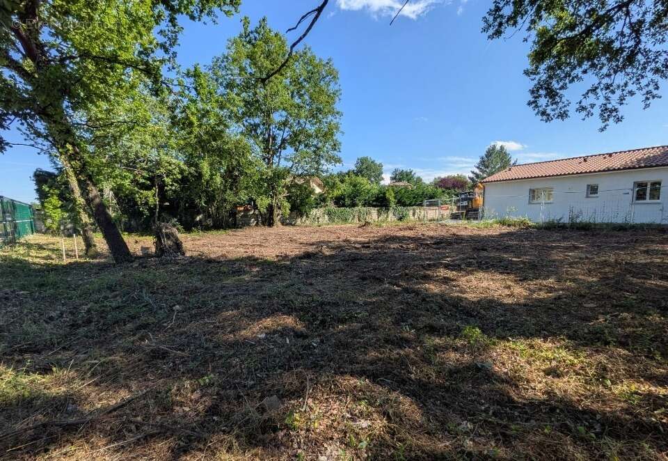 Terrain 779 m² à Muret  - photo 2