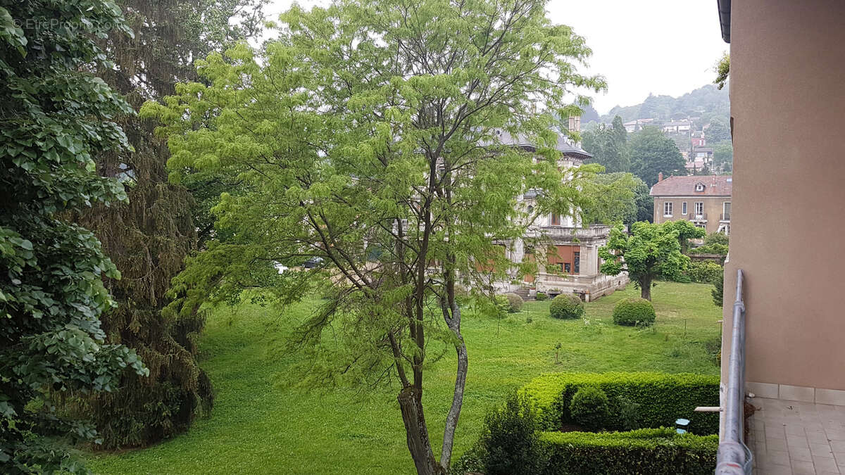 Appartement à COUZON-AU-MONT-D'OR