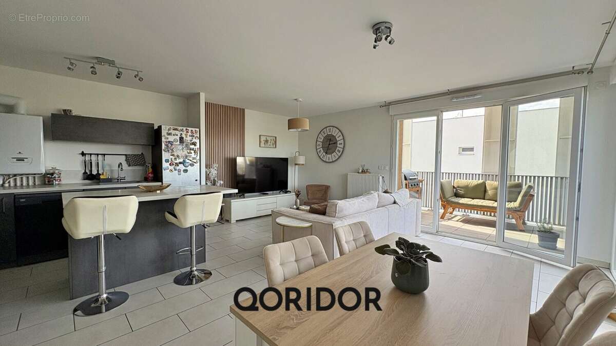 Appartement à MEYZIEU