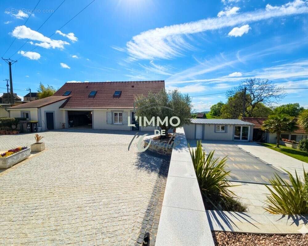 Maison à ALTILLAC