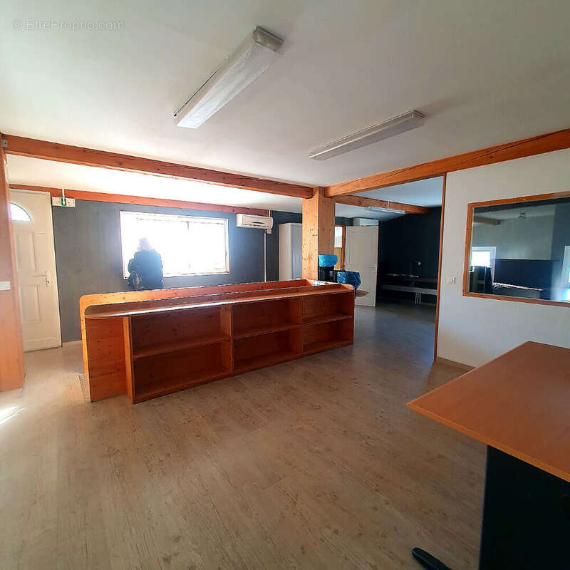 Commerce à SAINT-PAUL-LES-DURANCE