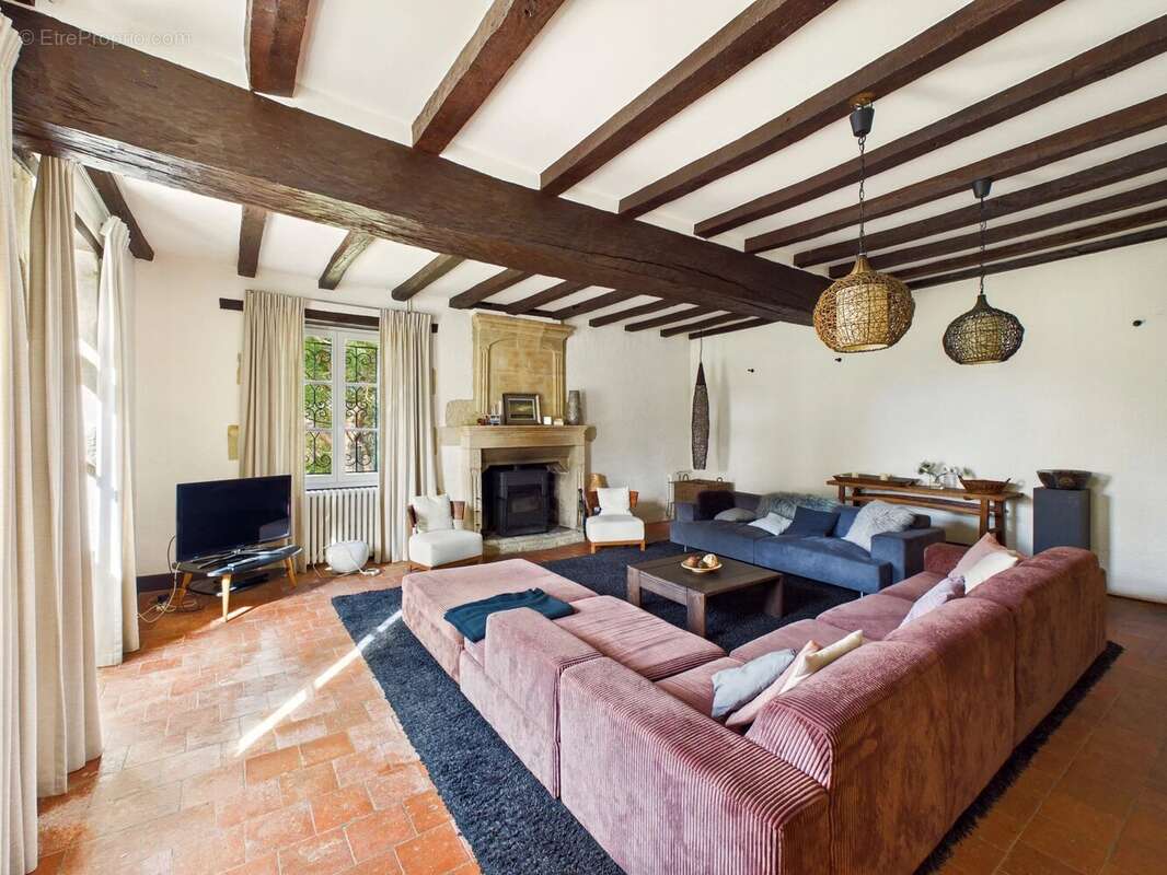 Maison à THURAGEAU