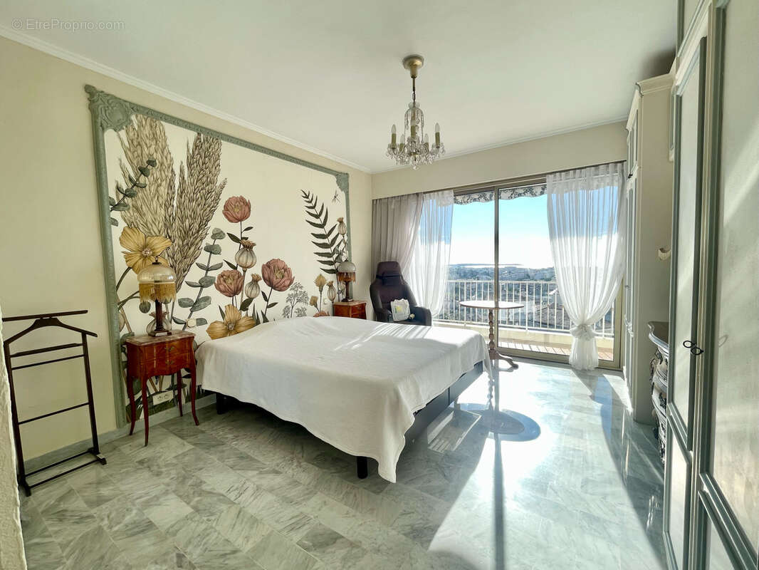 Appartement à LE CANNET