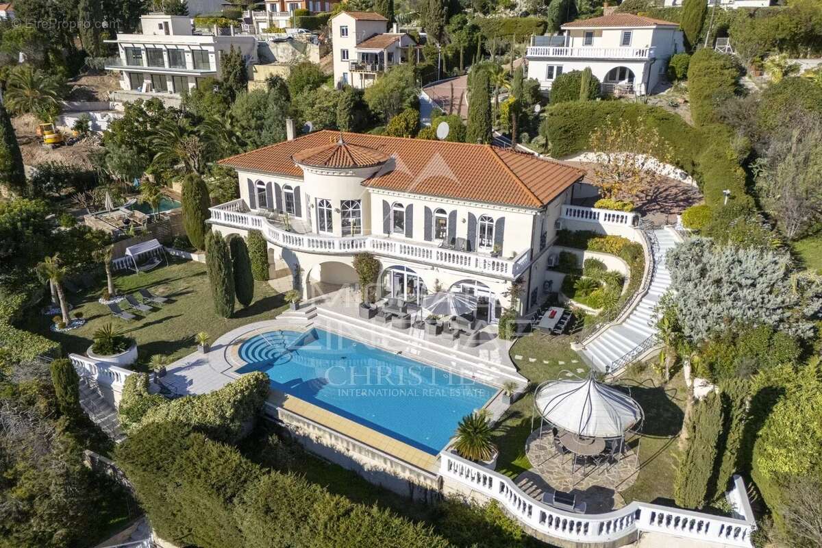 Maison à MANDELIEU-LA-NAPOULE