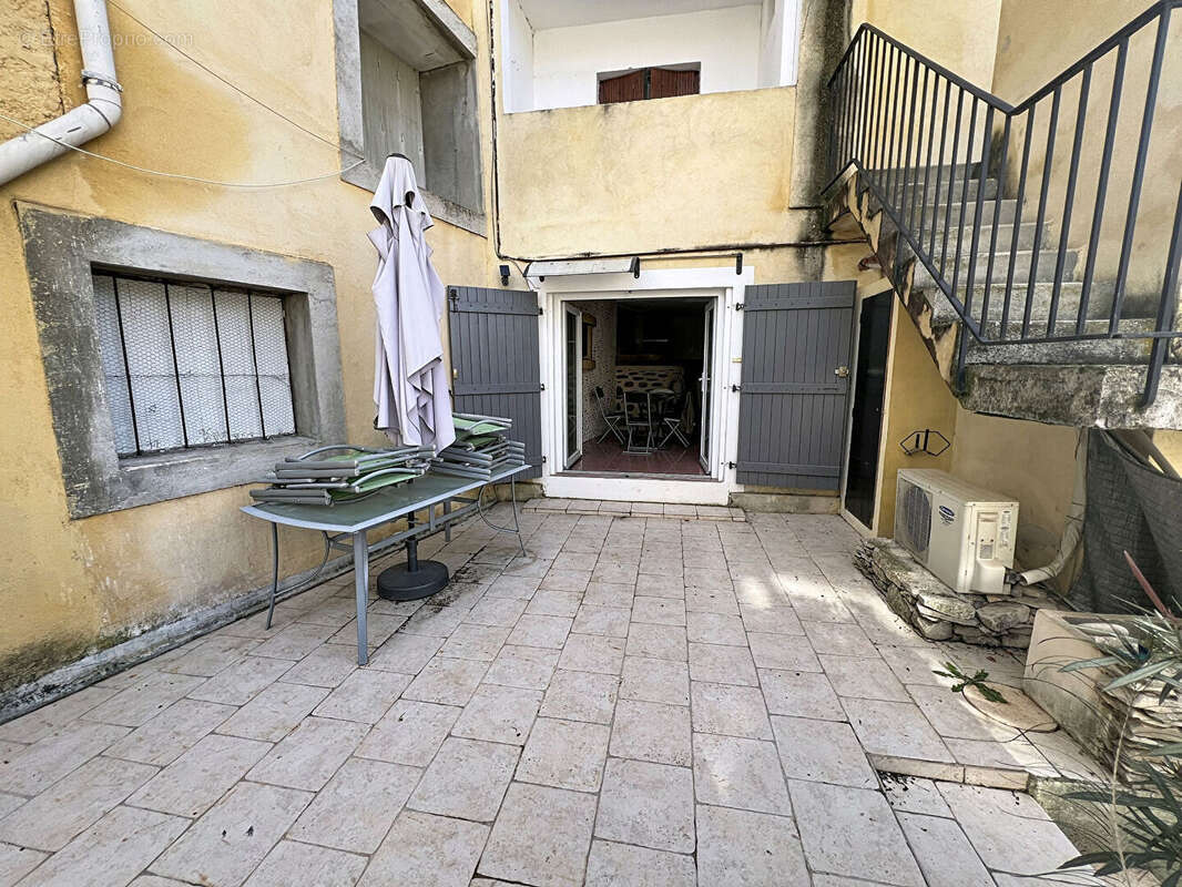 Appartement à GREOUX-LES-BAINS