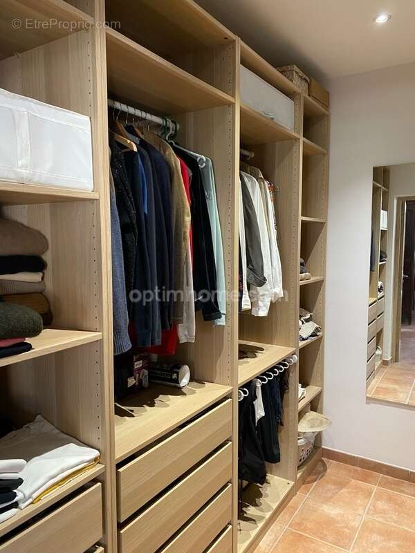 Maison à SAINT-MITRE-LES-REMPARTS