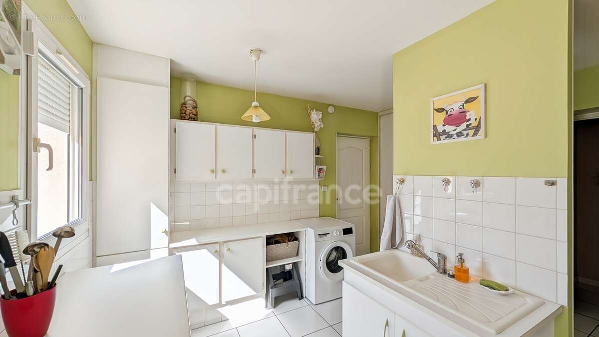 À 5 minutes de Chalon-sur-Saône (71) ​Superbe Villa de 200 m² double garage et dépendance Parc de 1 800 m² Piscine & Pool House  - photo 9