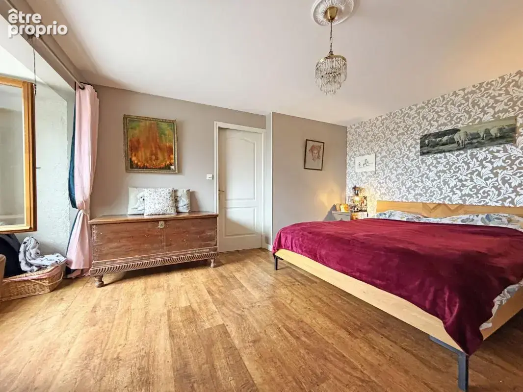 Maison avec véranda, annexe et jardin paysager de 3 130 m² - photo 6