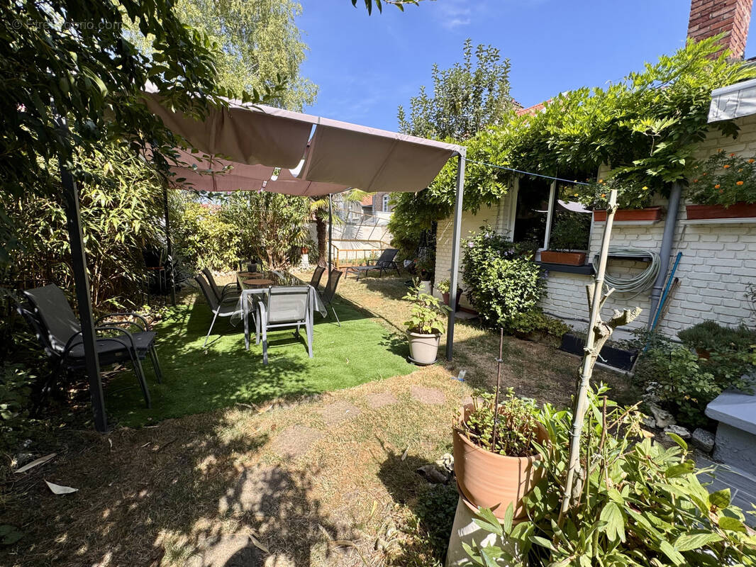 Henriville - Garage & Jardin - photo 2