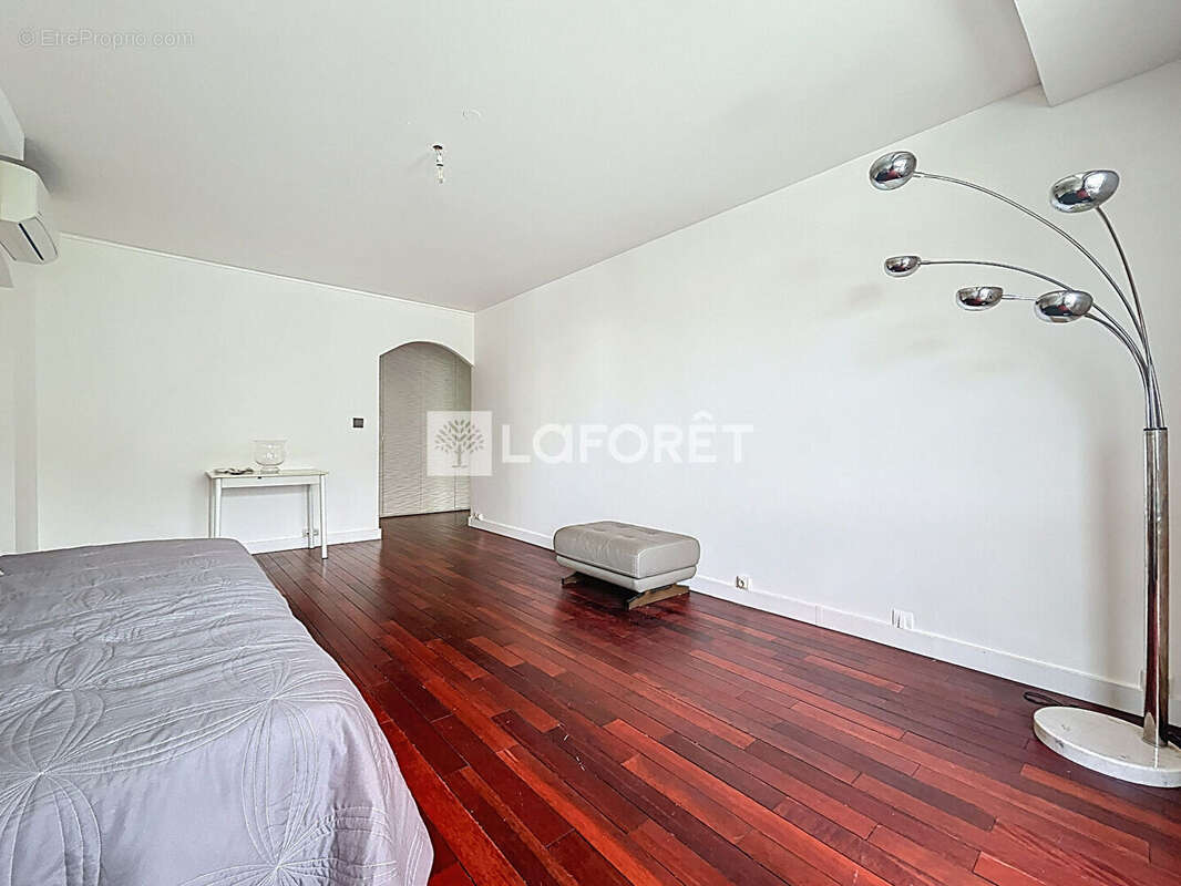 Appartement à CHENNEVIERES-SUR-MARNE