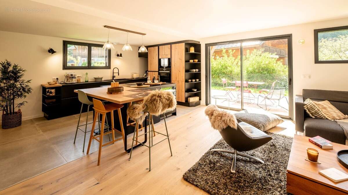 Haute Savoie (74), à vendre SAMOENS - Domaine skiable Grand-Massif - Appartement T4 bis 87 m² - photo 7