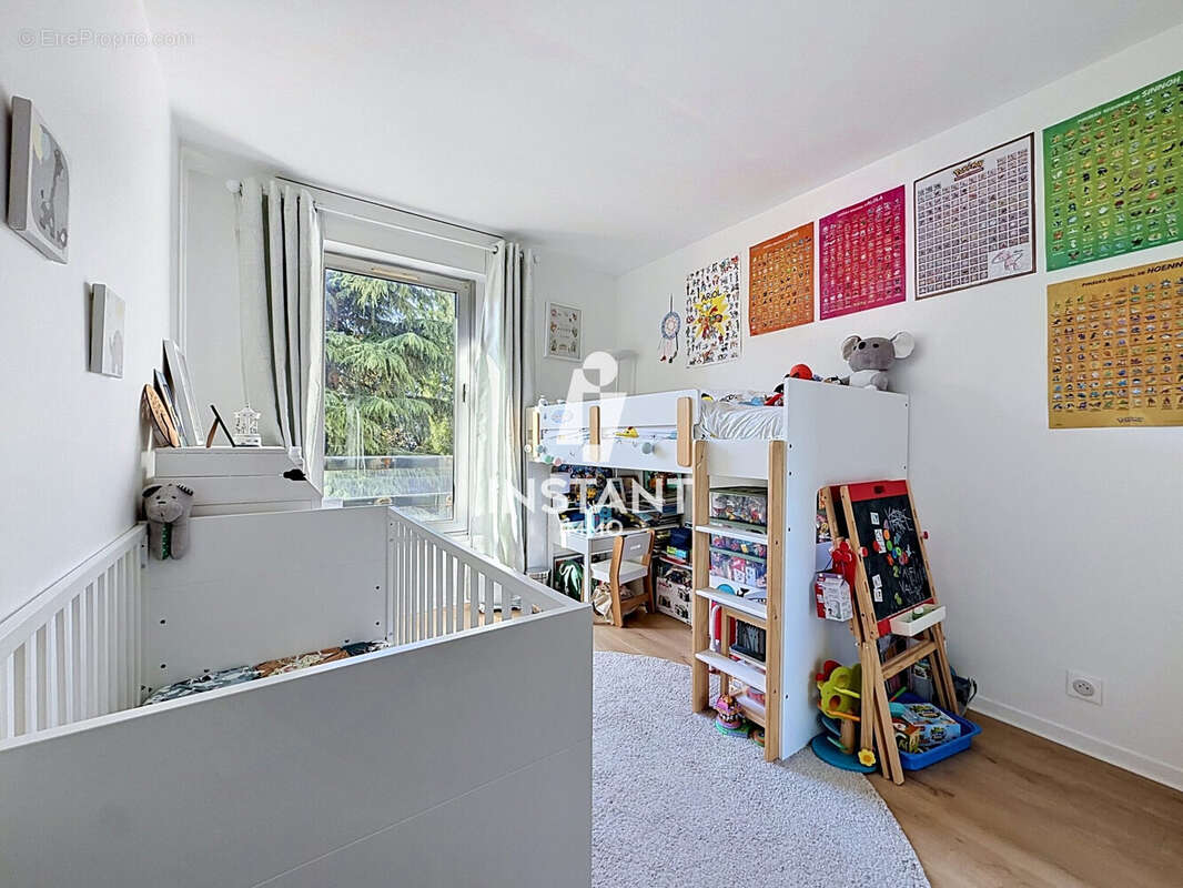 Appartement à CHARENTON-LE-PONT
