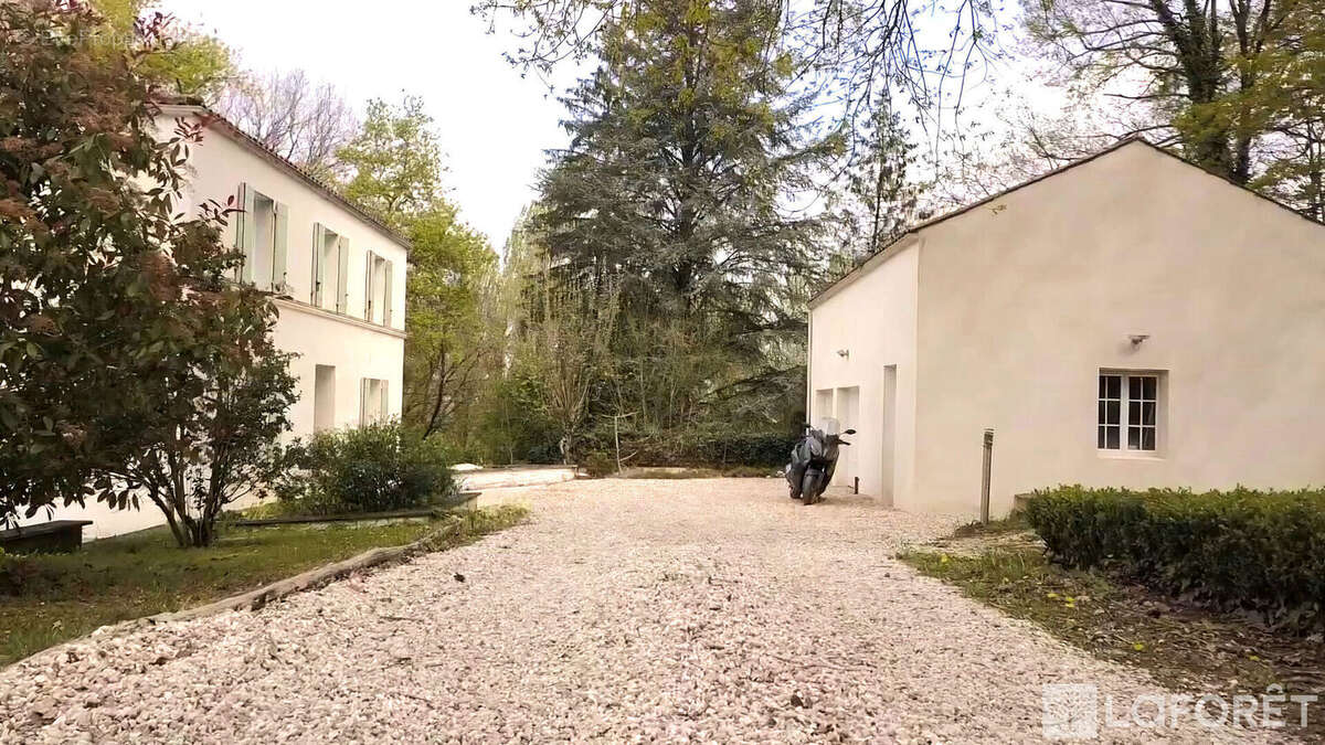 Maison à SAINTES