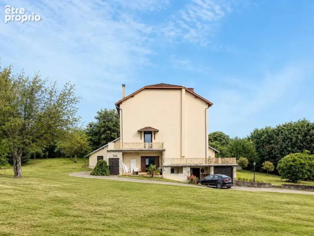 01160 PRIAY   Propriété bourgeoise de plus de 320 m2 avec deux gîtes et vue panoramique - photo 13