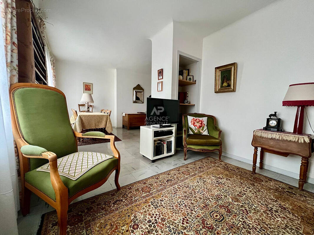 Appartement à HOUILLES