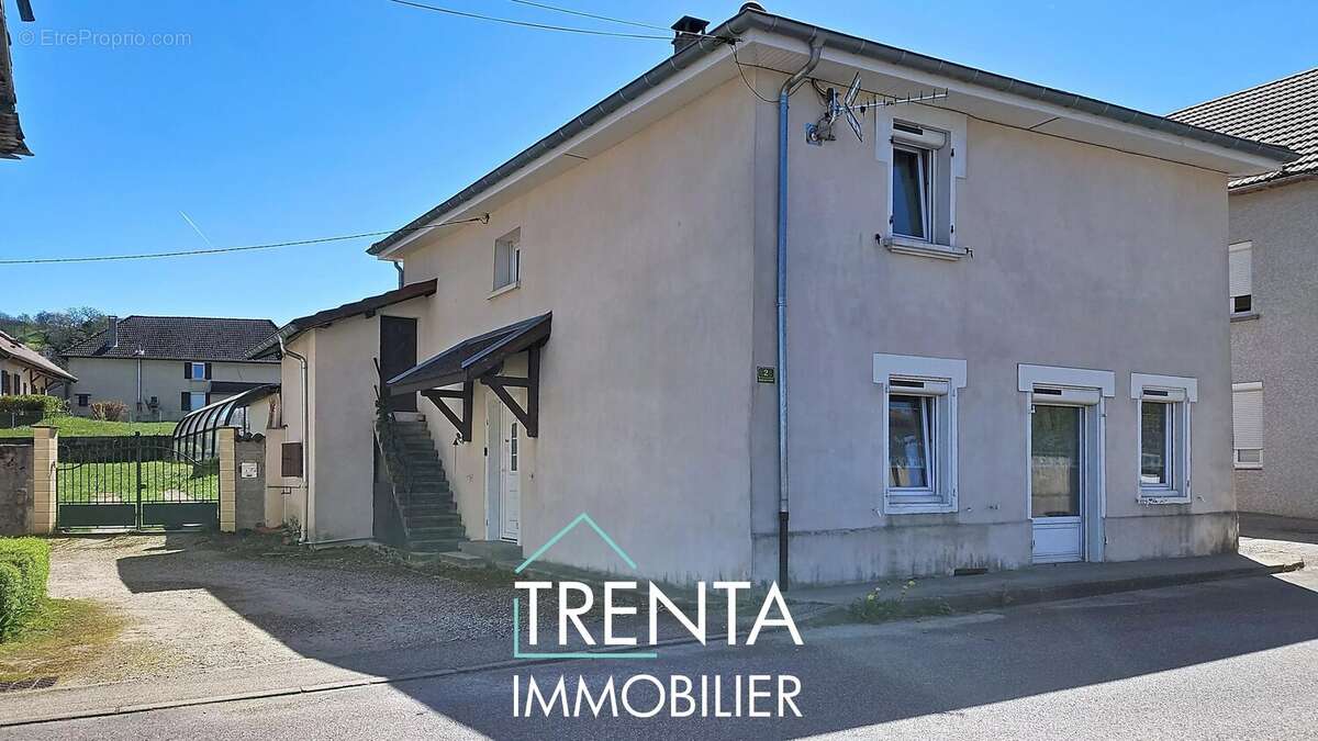 Maison à LA TOUR-DU-PIN