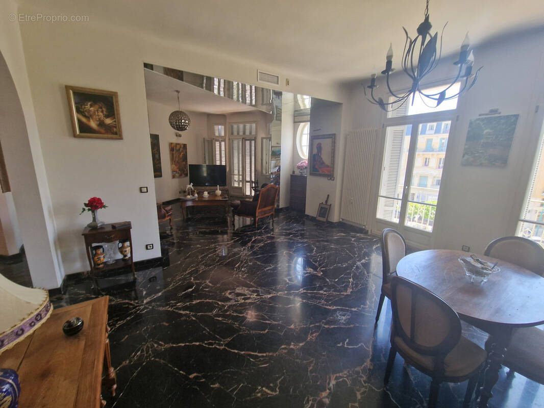Appartement à MENTON