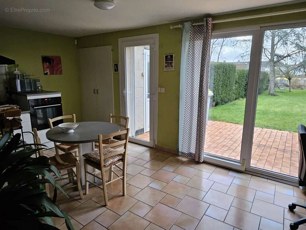 Maison à NEUVILLE-EN-FERRAIN