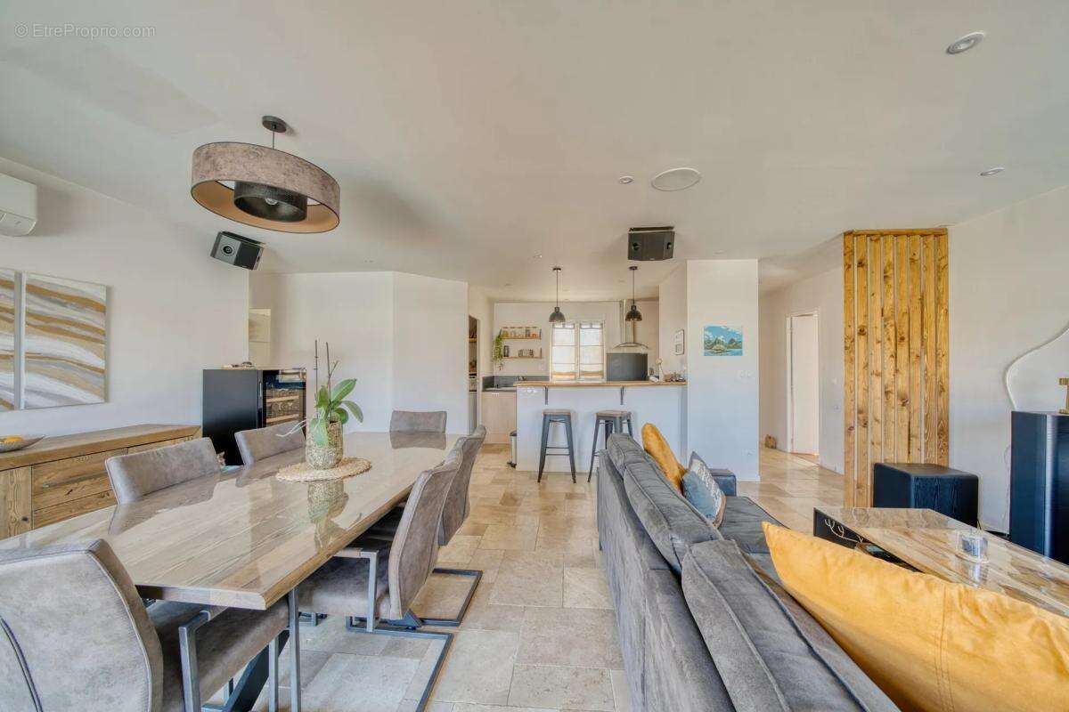 Maison moderne 95m² avec jardin et piscine à Saint-Agnant - photo 7