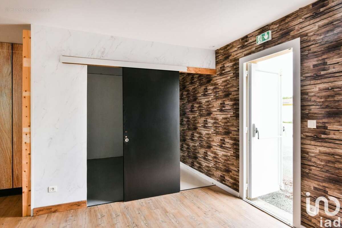 Photo 2 - Commerce à PRAHECQ