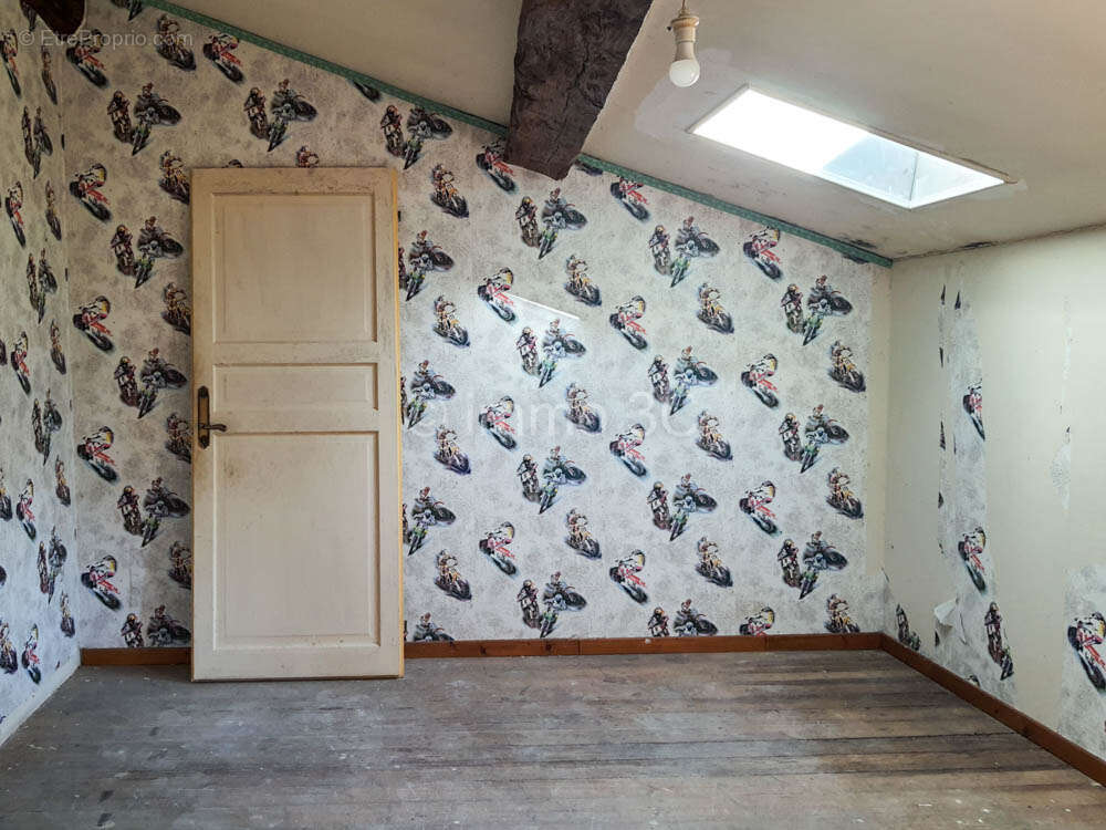 Maison à CHEF-BOUTONNE