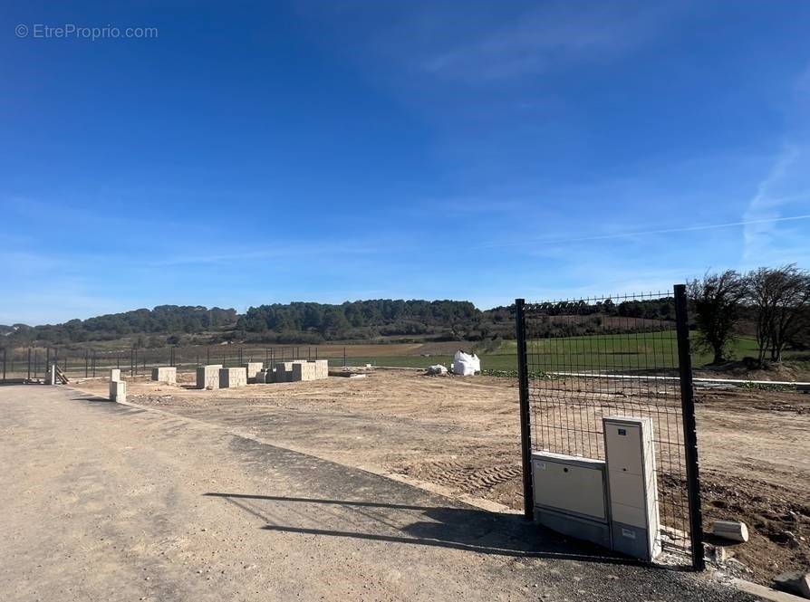 Terrain à SAINT-BRES