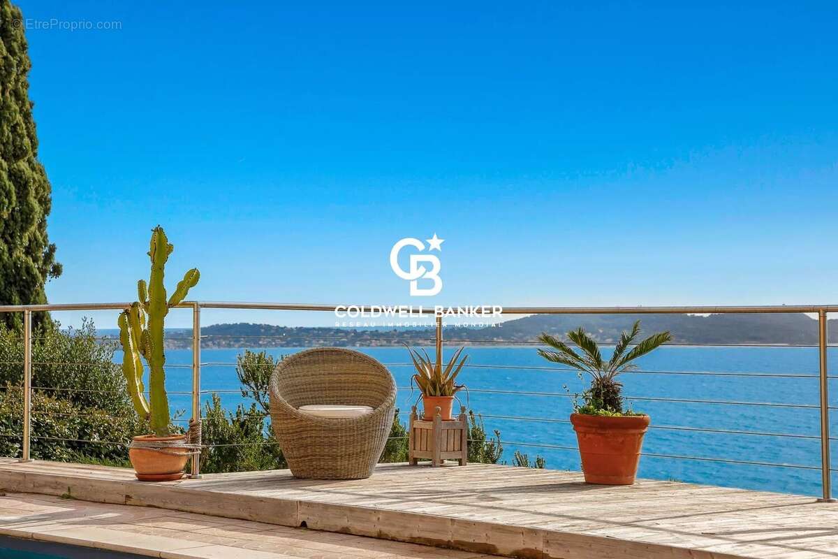 Maison à CARQUEIRANNE