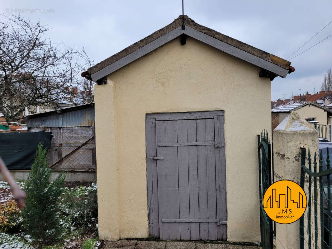 Maison à NOYANT-D&#039;ALLIER