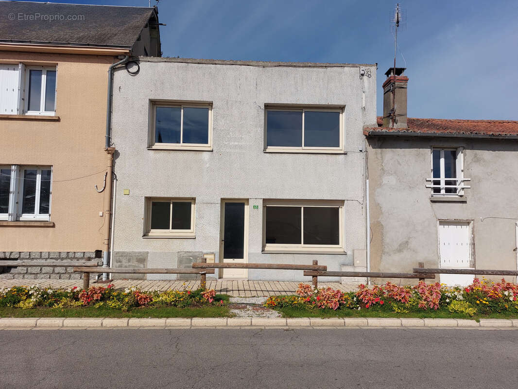 Maison à ARGENTON-L&#039;EGLISE