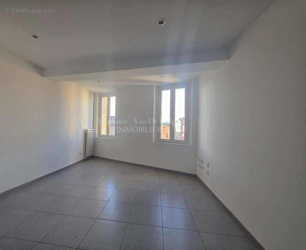 Appartement à LE MUY