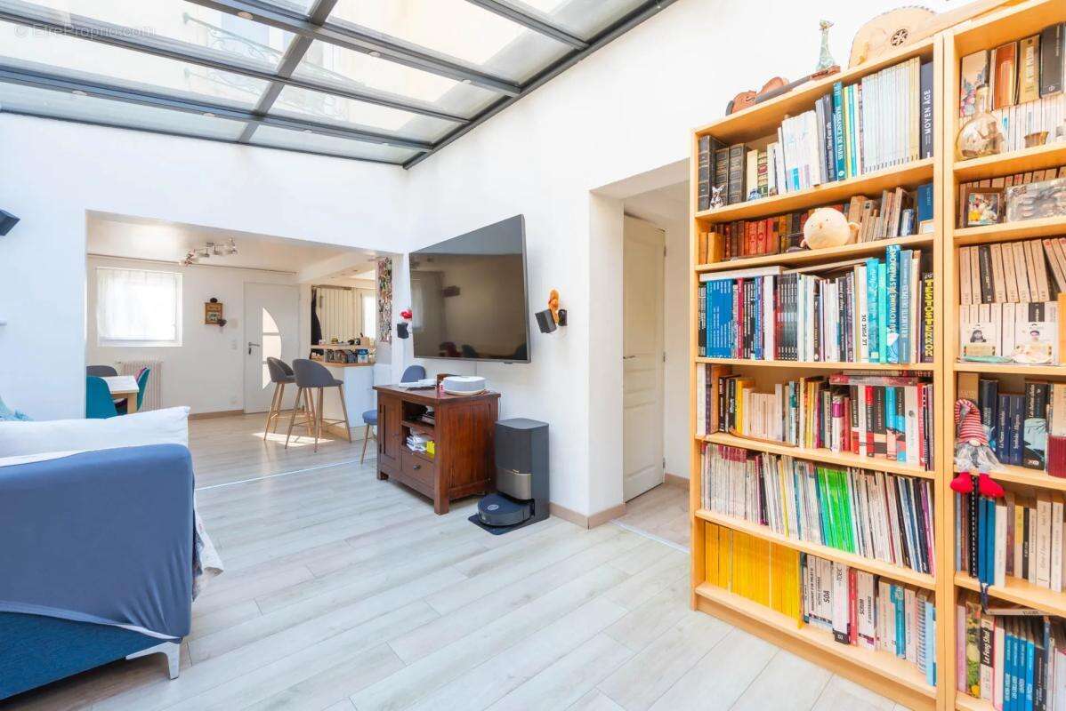 Rueil-Malmaison - Coteaux – Maison  – 4 chambres - 105 m² - photo 2