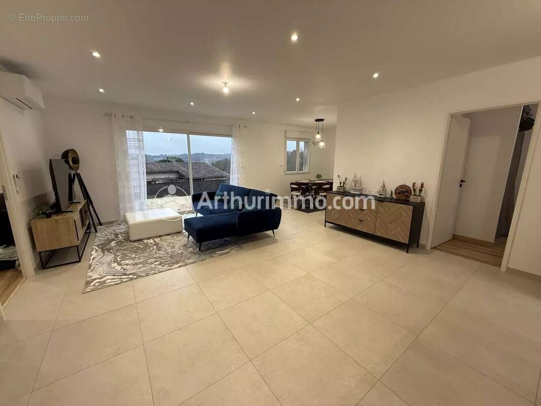 Maison à SAINT-ASTIER