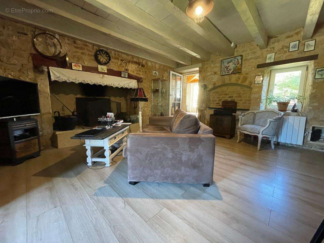 Maison à SAINTE-ALVERE