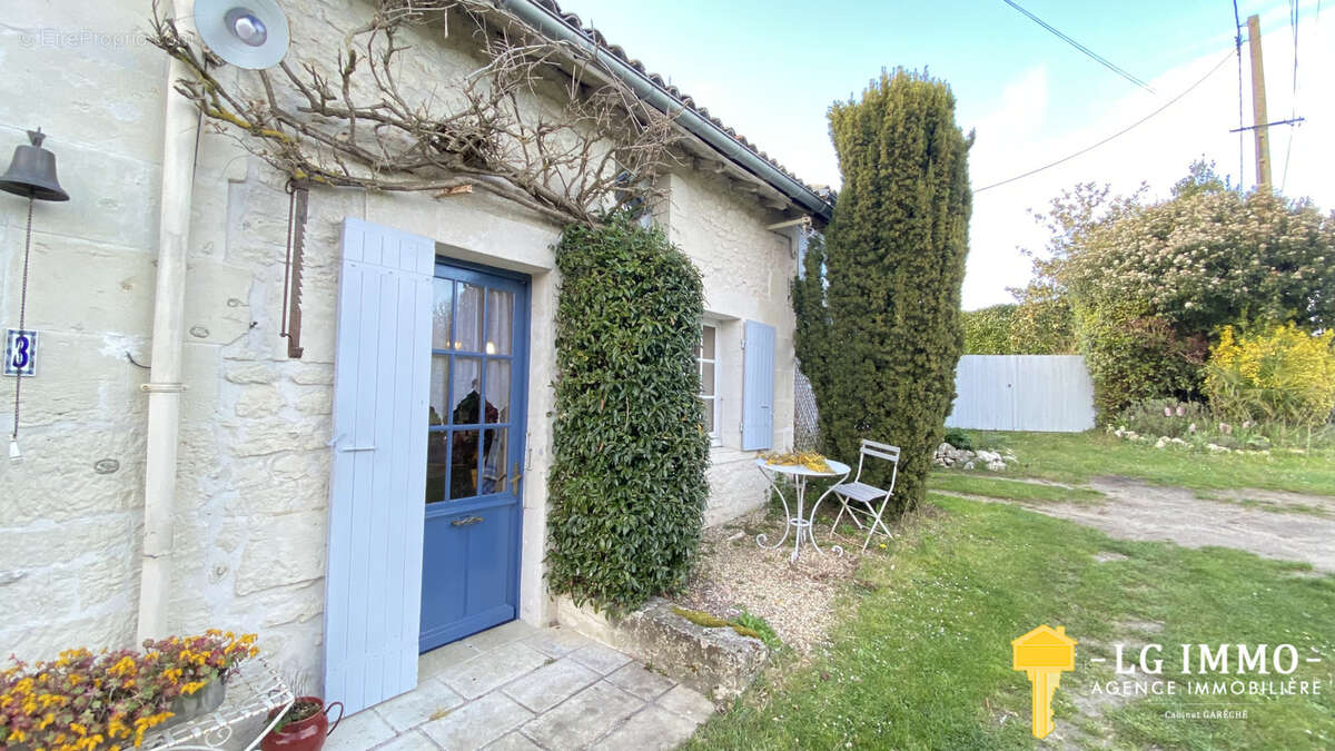 Maison à BOUTENAC-TOUVENT