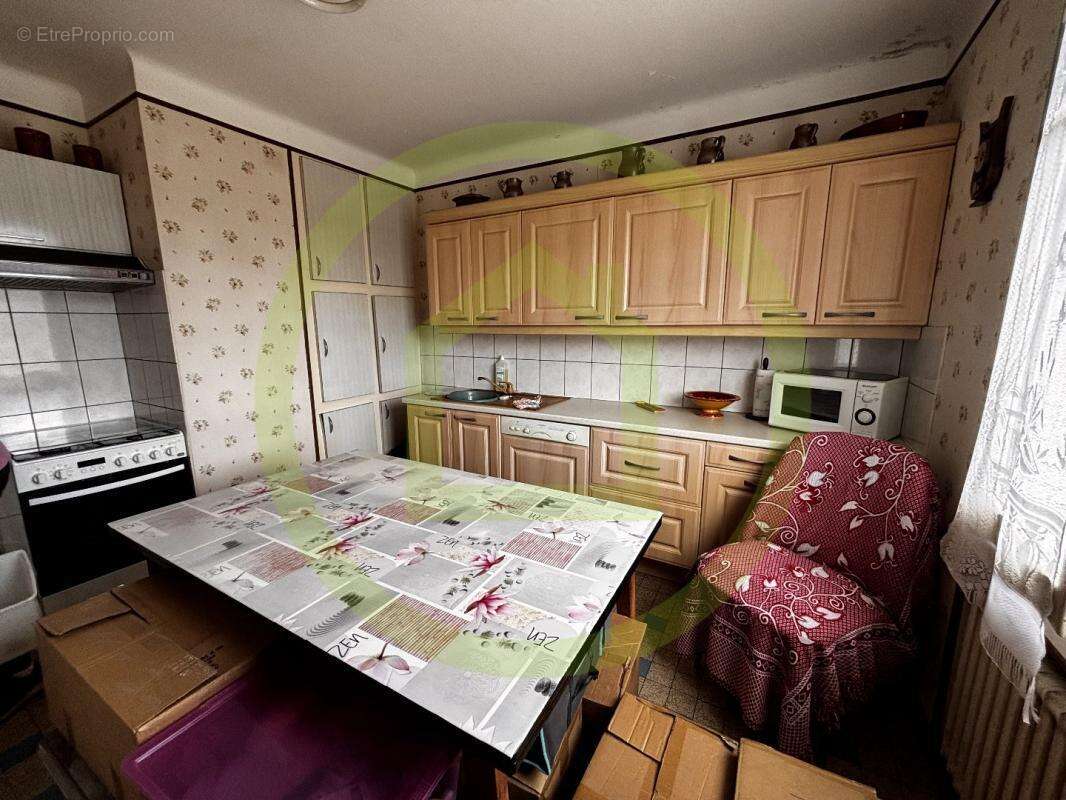 Maison à SAINT-MEDARD-LA-ROCHETTE