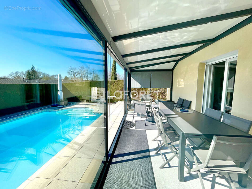 Maison à LANUEJOULS