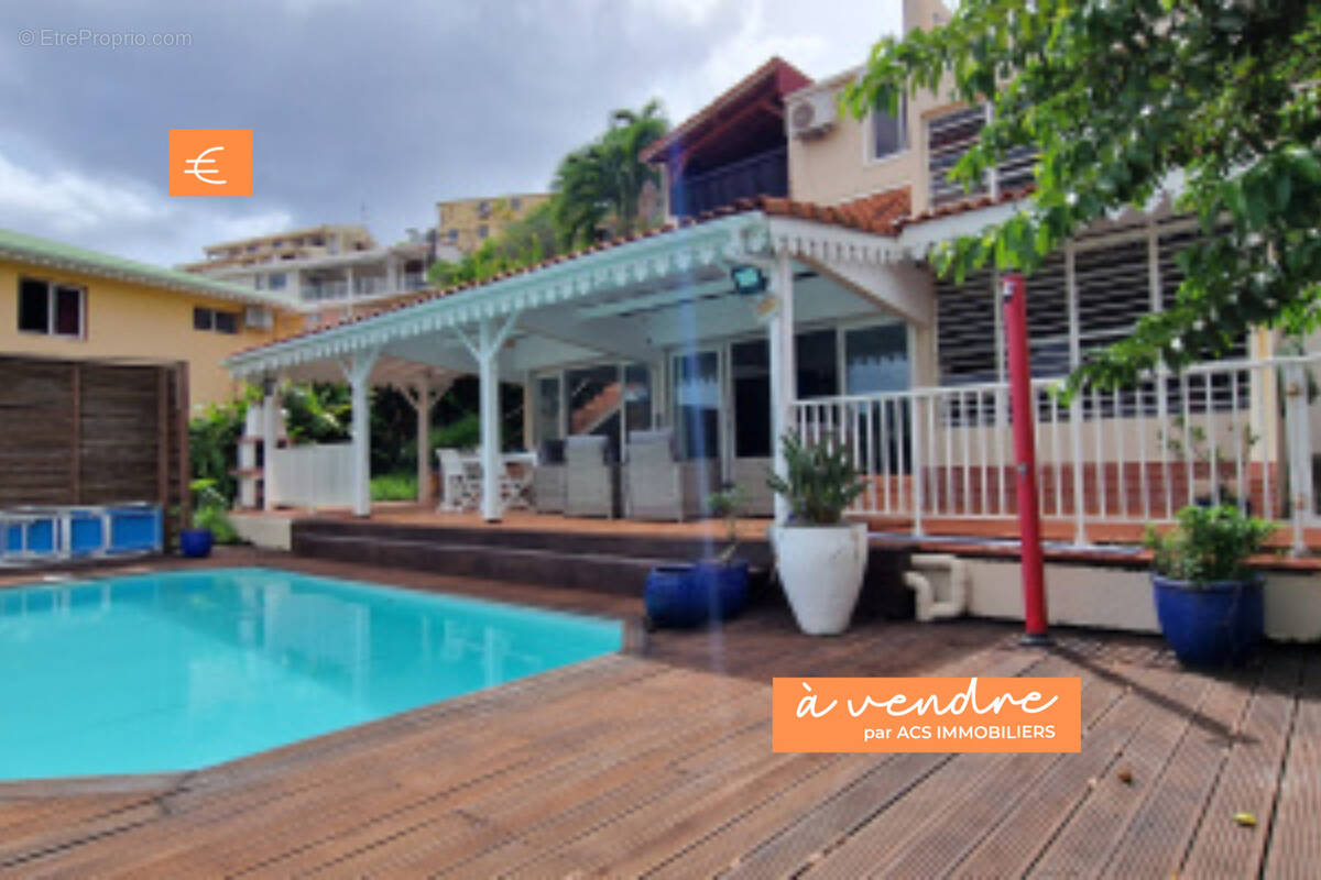 Maison à SCHOELCHER