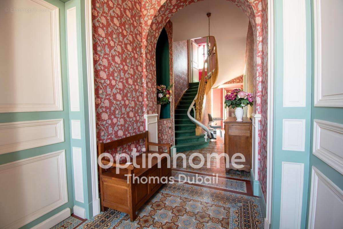 Maison de maître de 255 m² avec jardin - photo 9