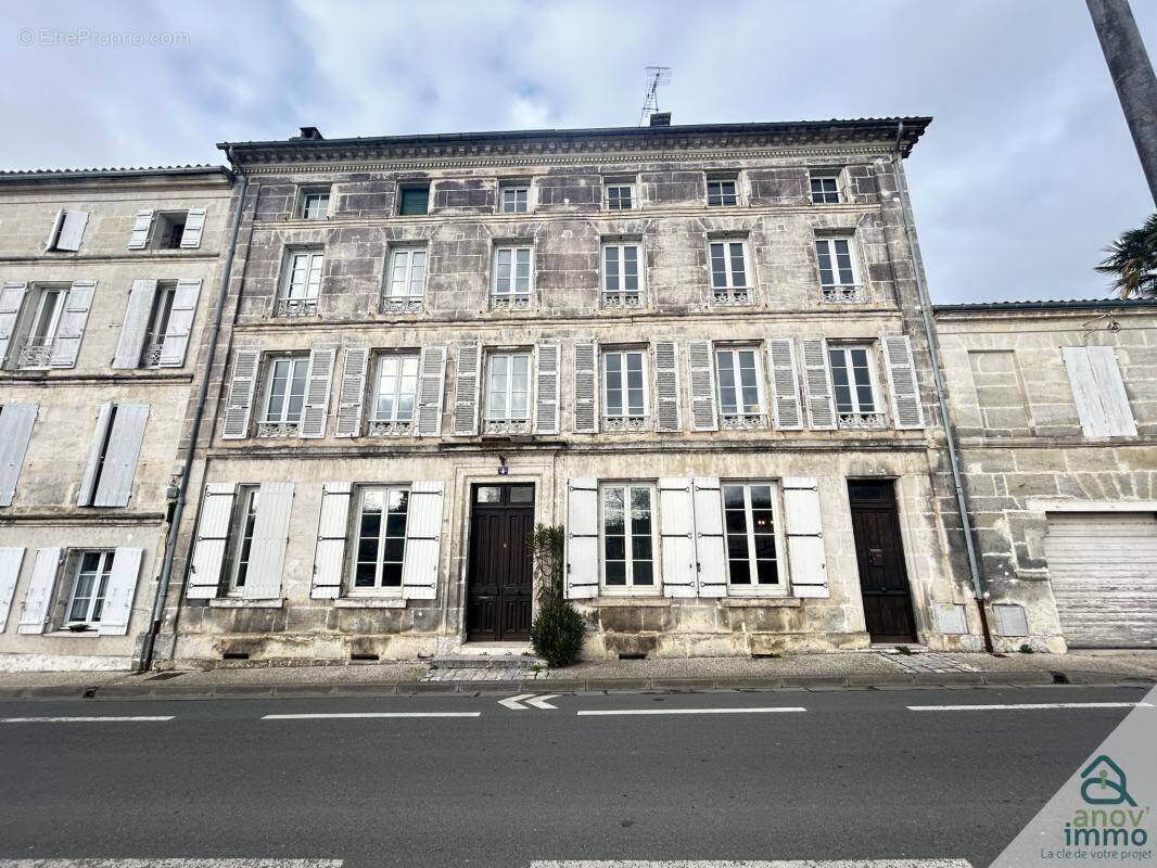 Maison à JARNAC