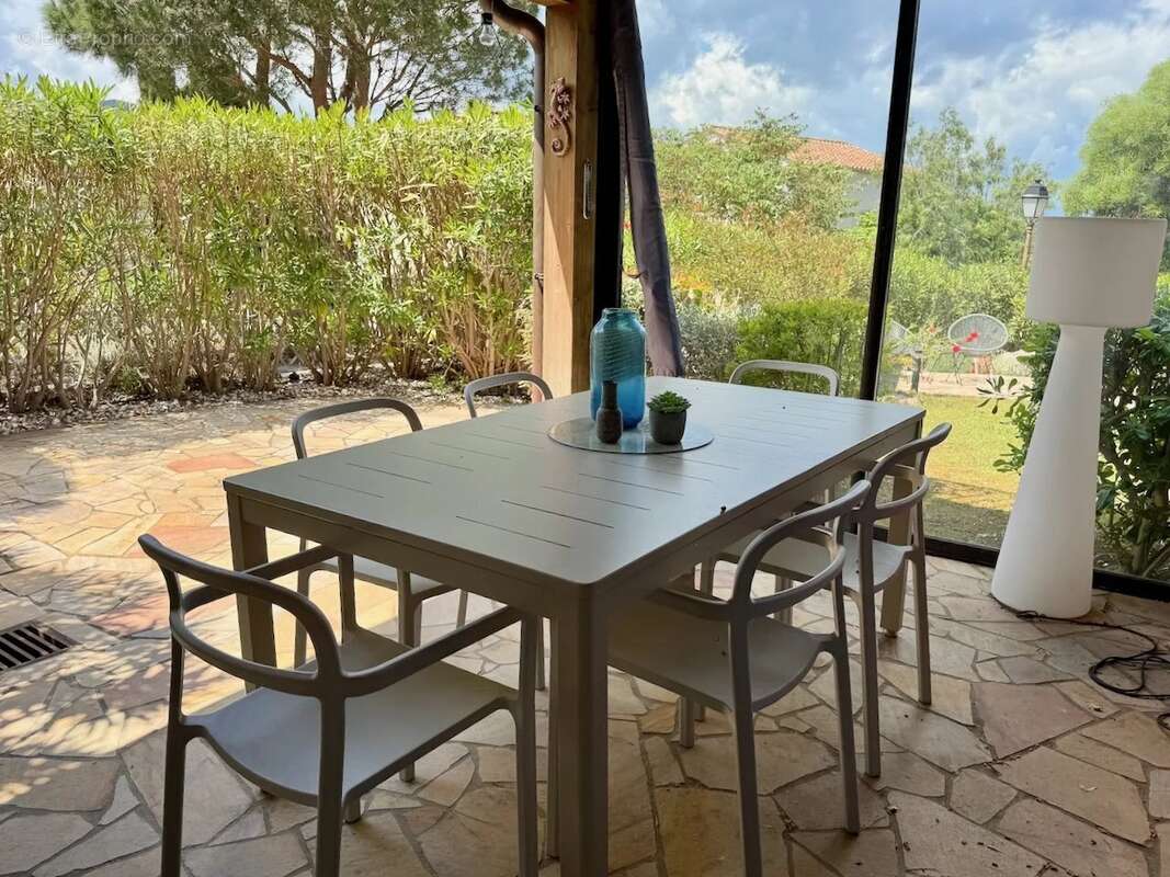 Maison à ROQUEBRUNE-SUR-ARGENS