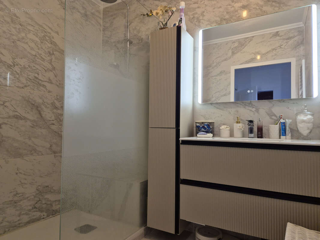 Appartement à PLAN-D'AUPS-SAINTE-BAUME