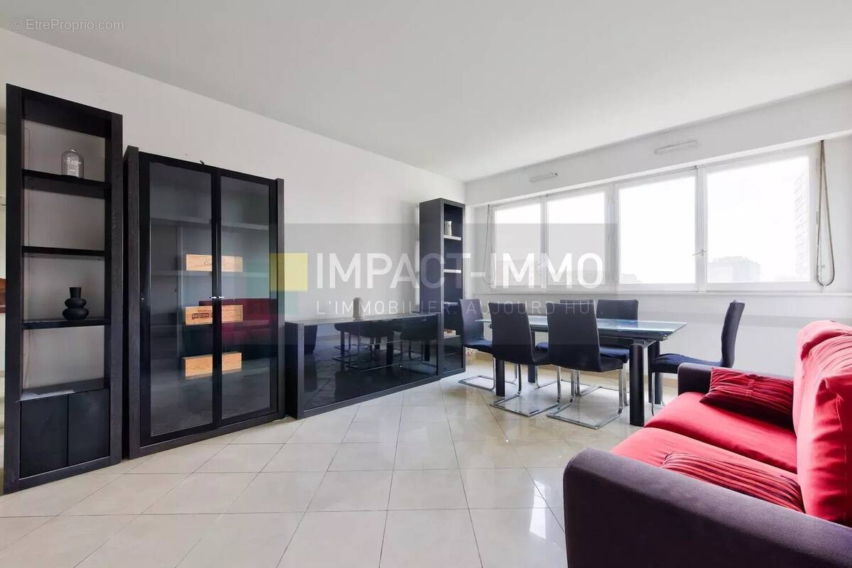 Appartement à COURBEVOIE