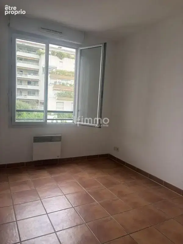 Appartement T2 - boulevard St-Jean 13010 - photo 6