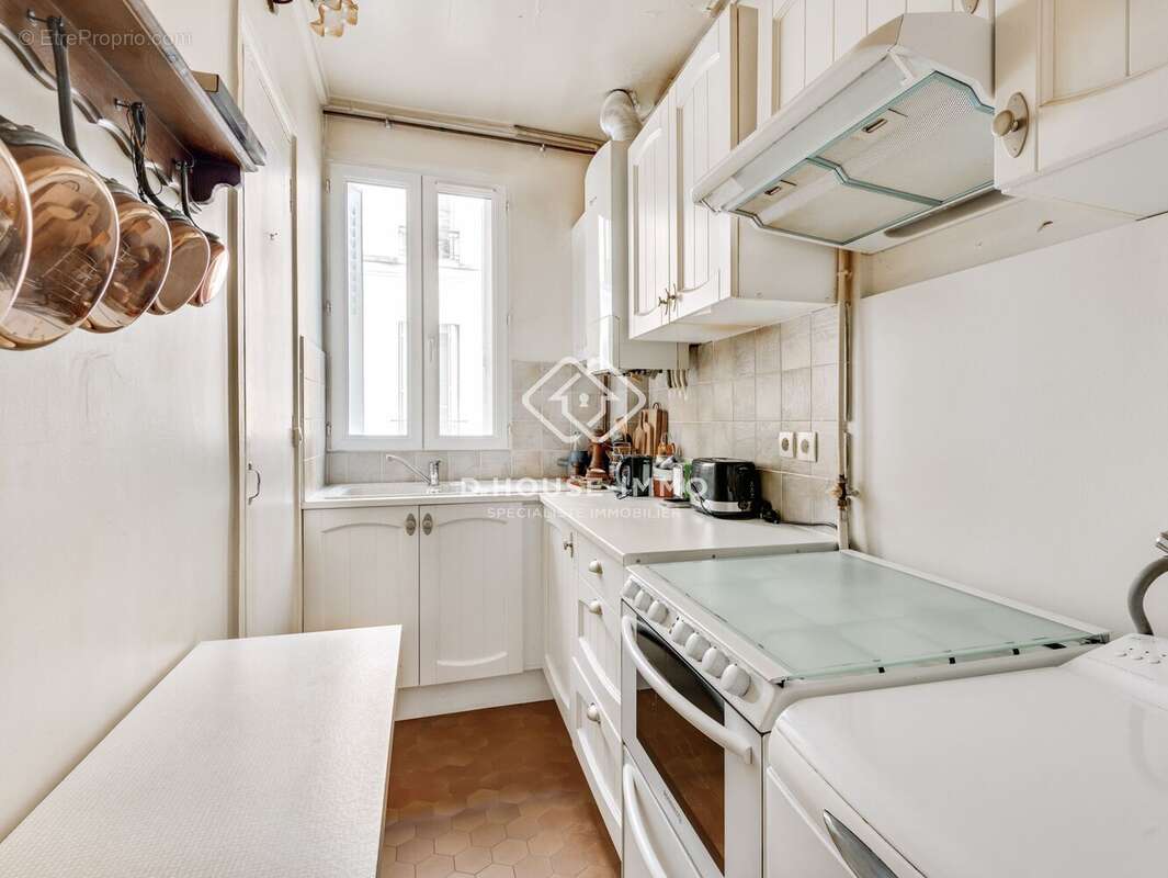 Appartement à PARIS-18E