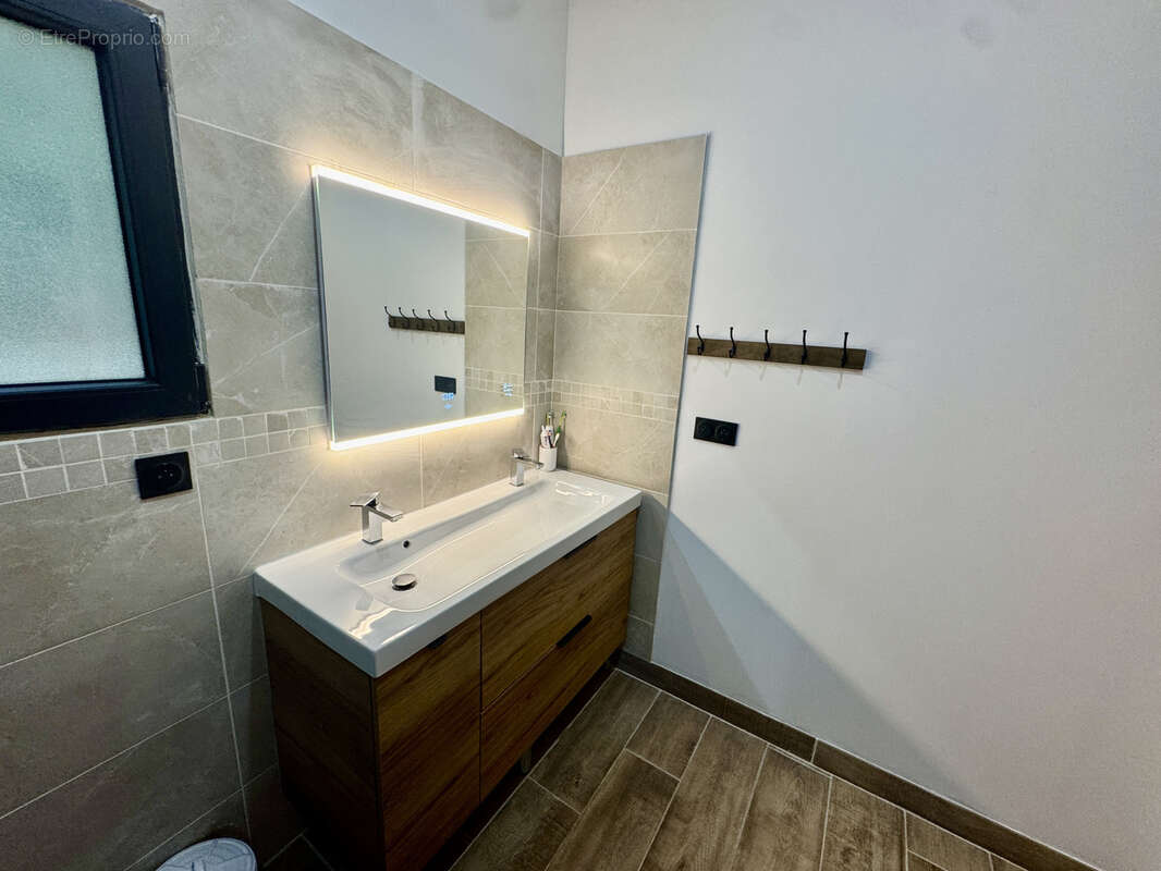 Maison à SUZE-LA-ROUSSE