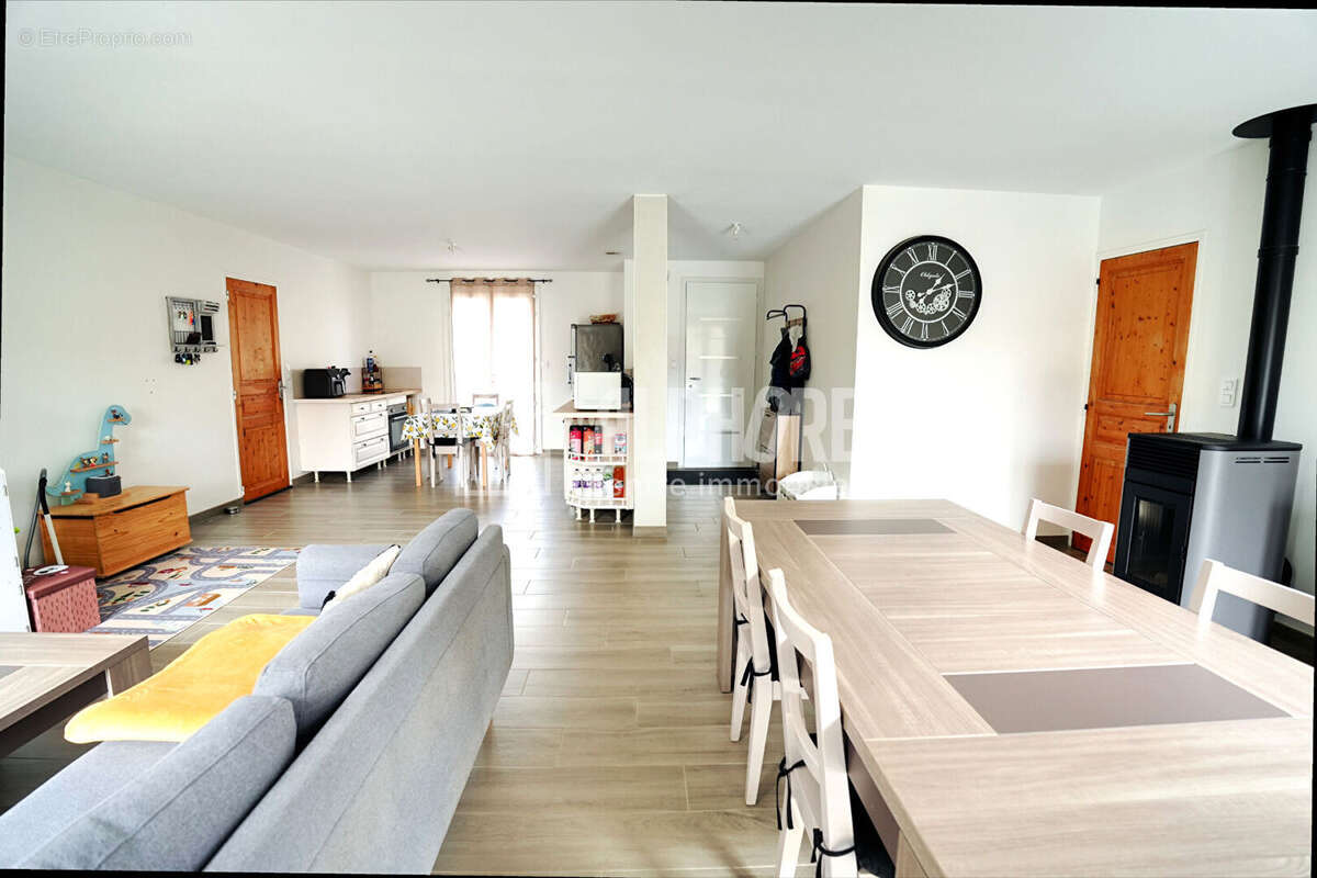 Maison à SAINT-MARTIN-DES-NOYERS
