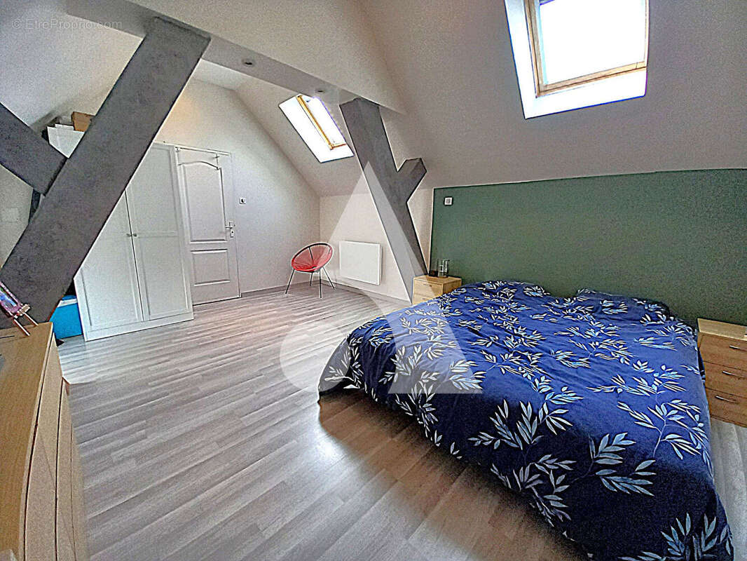 Maison à PONT-SUR-SAMBRE