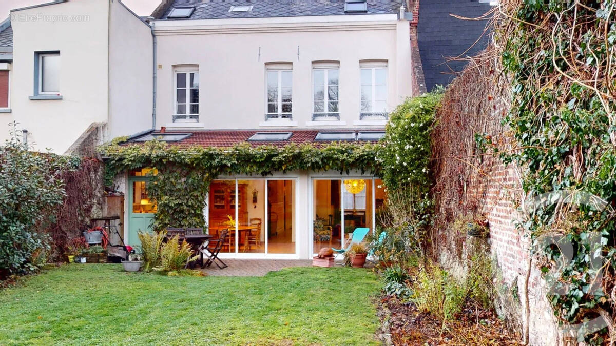 Maison à SAINT-QUENTIN