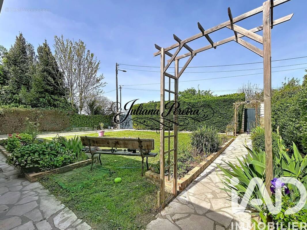 Photo 1 - Maison à MEZIERES-SUR-SEINE