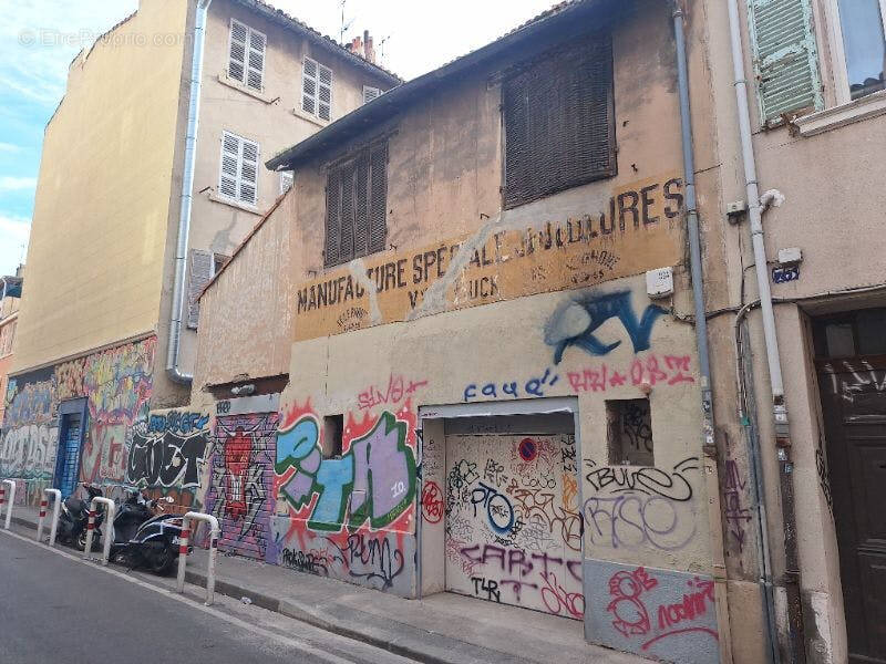 Appartement à MARSEILLE-5E